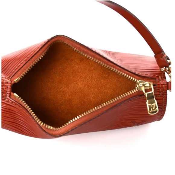Louis Vuitton Epi Soufflot Pochette – Kenyan Fawn - Picture 4 of 8